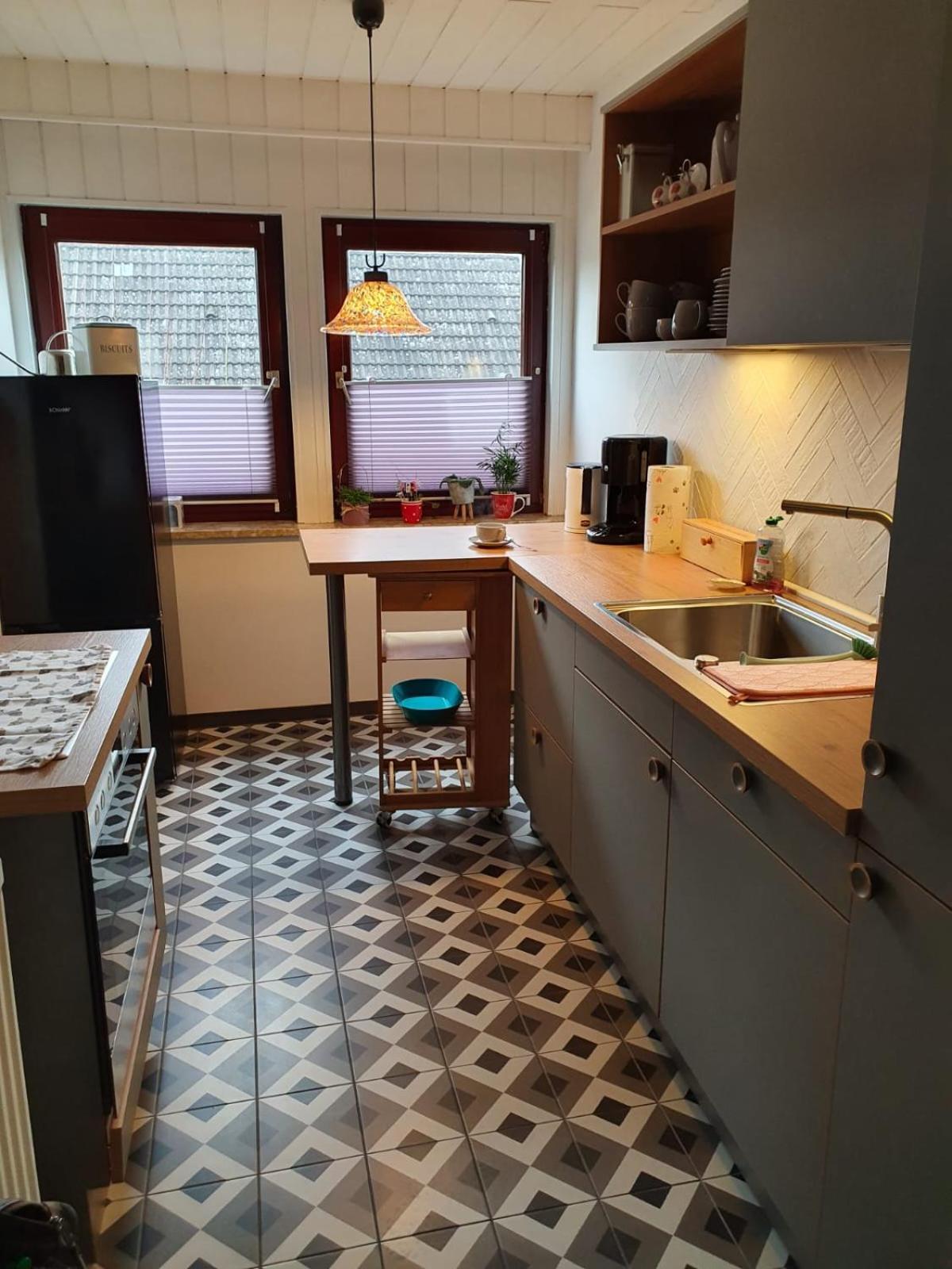 Apartment Neu! Alleweltchen Mit Balkon *